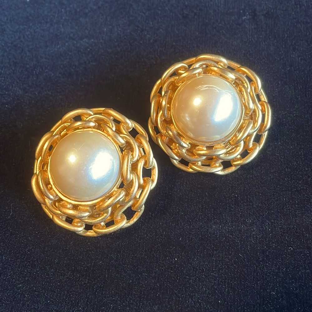 Vintage Gold Chain Faux Pearl Clip-On Earrings